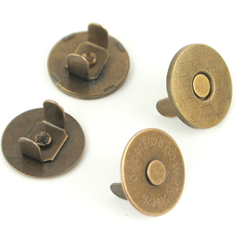 Sallie Tomato 3/4" Magnetic Snaps (Antique)