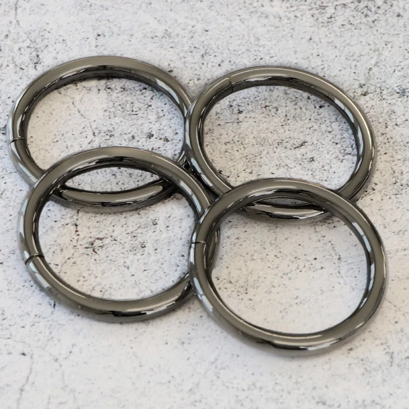 Sallie Tomato 1-1/2" O-Rings (Gunmetal)