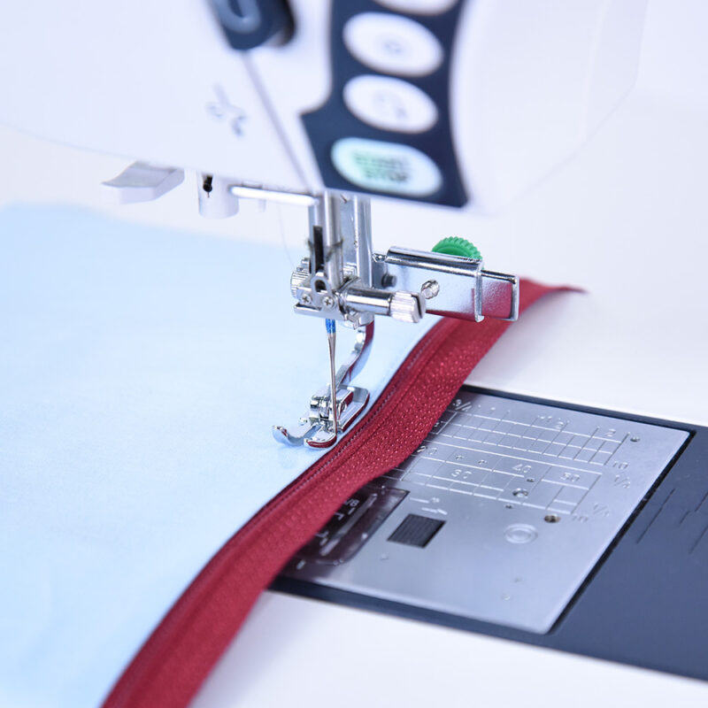 Adjustable Zipper Foot left/right