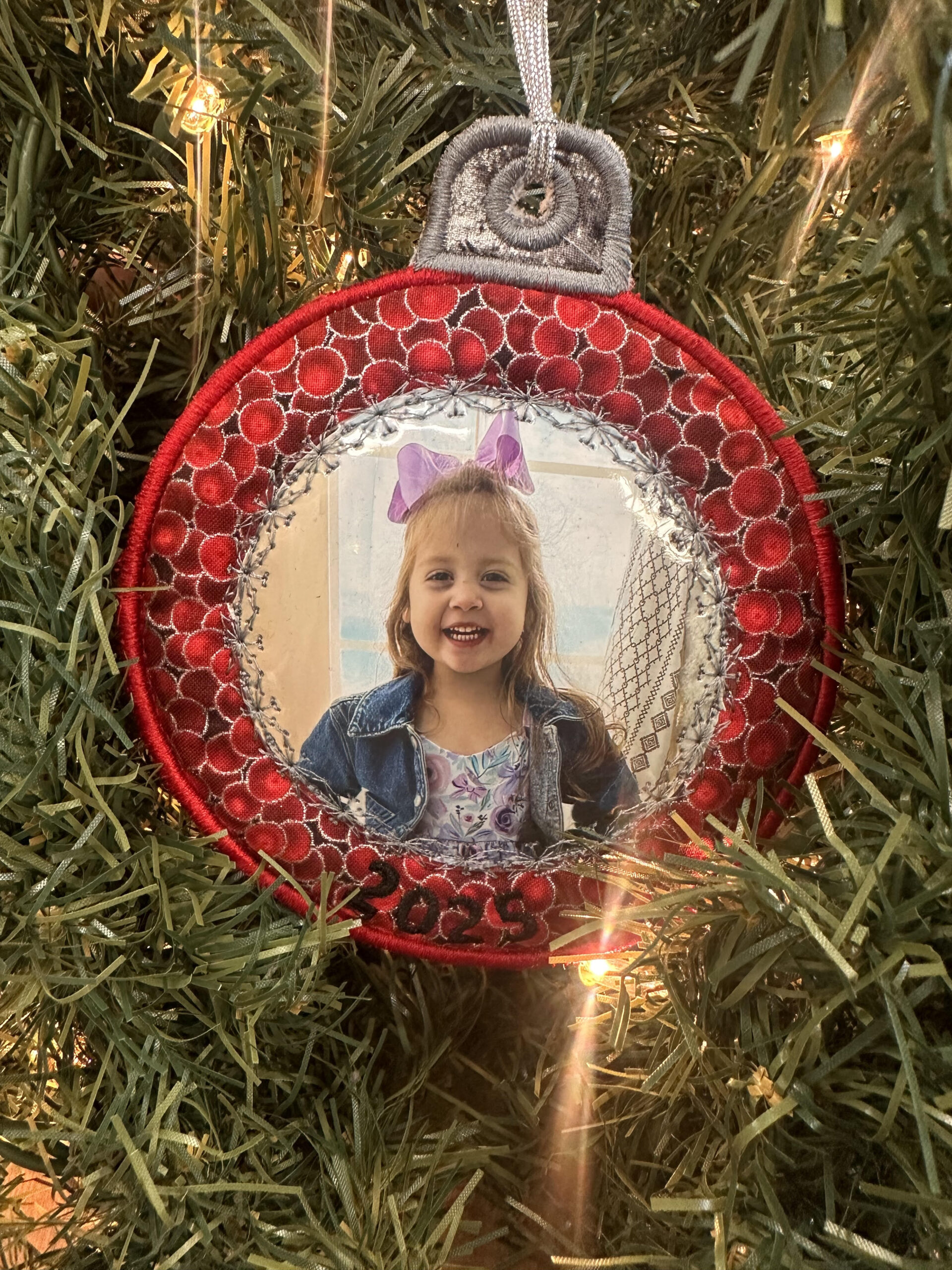 Embroidery Club - November '25 - Christmas Photo Ornament